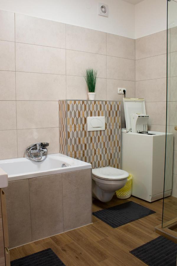 Titán Apartman Gyula Exterior foto